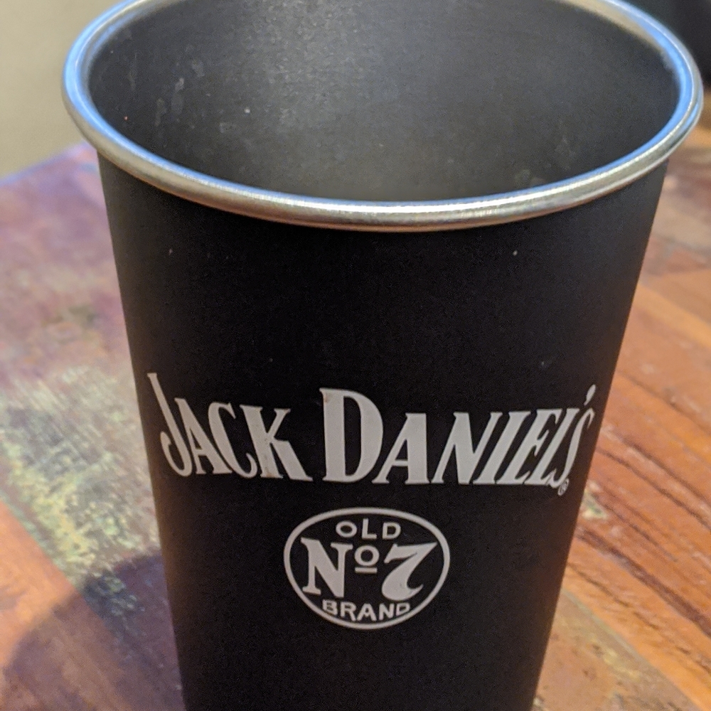 Nwot Jack Daniels Bundle Includes Pint Glass & Jd… - image 5